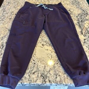 Figs women’s Zamora jogger. Size petite medium in purple shadow